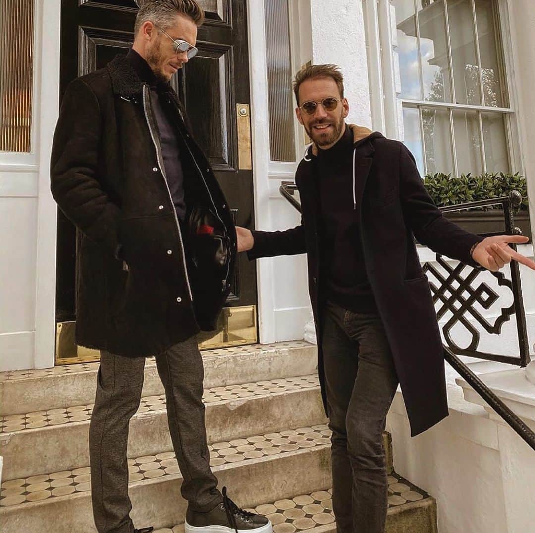 のインスタグラム：「Wondering how influencers do it 😂 @boss @jeanericvergne」