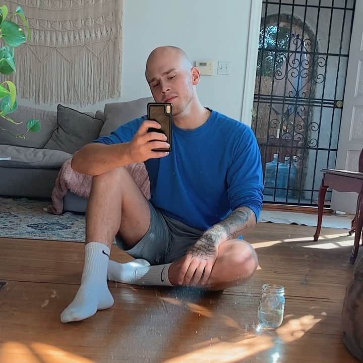 ブランドン・シェイアのインスタグラム：「Stream “mad” by Brandon Colbein 😇」