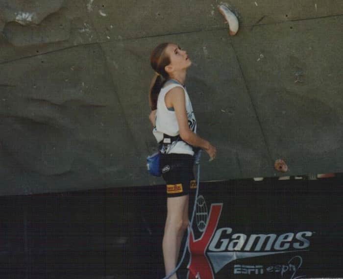 ベス・ロッデンさんのインスタグラム写真 - (ベス・ロッデンInstagram)「When I was 16 years old one of my climbing heroes told me that she lost 5 pounds before every competition and gained it back afterwards. It felt like  a perilous example for a teenager navigating a changing body in a sport that championed thinness. I started losing weight before every competition, but not gaining it back. I saw it as another tool to get me on the podium. It wasn't until 19 that I started my period, I felt like a failure. // A few years ago, I was climbing with my favorite group of mamas, lamenting changes in my body. I grabbed my soft postpartum belly and joked "how do I get rid of this?" We all laughed but I saw my son watching me, soaking in everything I was saying. // Motherhood has been a crystal clear reflection of who I am and who I want to be. I realized I was now the one setting a perilous example. // My postpartum body has led to the most strength and growth. I started to ask myself why I wanted to hide that under baggy t-shirts or behind scornful self dialogue? It's taken me years to change what I tell myself, and it's still constant work, but this past year I've been baring that soft belly with pride instead of fear. There have been moments of questioning, but mostly it's been liberating. Hoping these posts can help free others from the destructive way we've been taught to view our bodies. Let's start celebrating normal. // Pics: In the magical forest of Fontainebleau this past spring, at my happiest and most at peace with climbing in decades ... and at my thinnest in climbing competing in the San Diego X-Games in 1997? @outdoorresearch @touchstoneclimbing @metoliusclimbing @bluewaterropes @ospreypacks @skinourishment @clifbar @lasportivana」11月13日 3時44分 - bethrodden