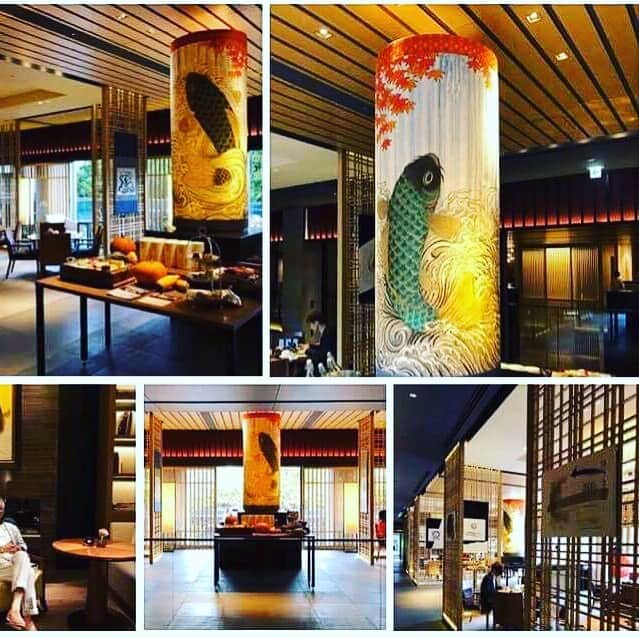 工藤村正のインスタグラム：「The Art at 5 Star Hotel The Ritz Carlton Kyoto. ［秋の特別美術展示］ 10月1日から開催された美術展も好評のうちに2/3を過ぎました。 後3週間弱、11月30を持って終わらせて頂きます。未だご覧になっていない方、ご高覧を頂きますれば幸せ至極に存じ申し上げます。 作品をお希望の方は、スタッフにお声がけ頂き、私の方へ直接連絡して頂けるように致しております。 どうぞこ気兼ねなく「芸術の秋」をRitz Carlton Kyoto でゆるりとお過ごしくださいませ。  The Art at 5 Star Hotel The Ritz Carlton Kyoto still show ing at main lobby TeaSalon until November 30. Muramasa Kudo’s Verity art and huge Lantern still atmosphere to brightens . If whoever interested please ask to staffs without hesitation. Will contact directly to the Artist . I hope you enjoy lest of Exhibition.  Thankful all guests who visit The Ritz Carlton Kyoto ［Special Autumn Art Exhibition ］〜October 30」