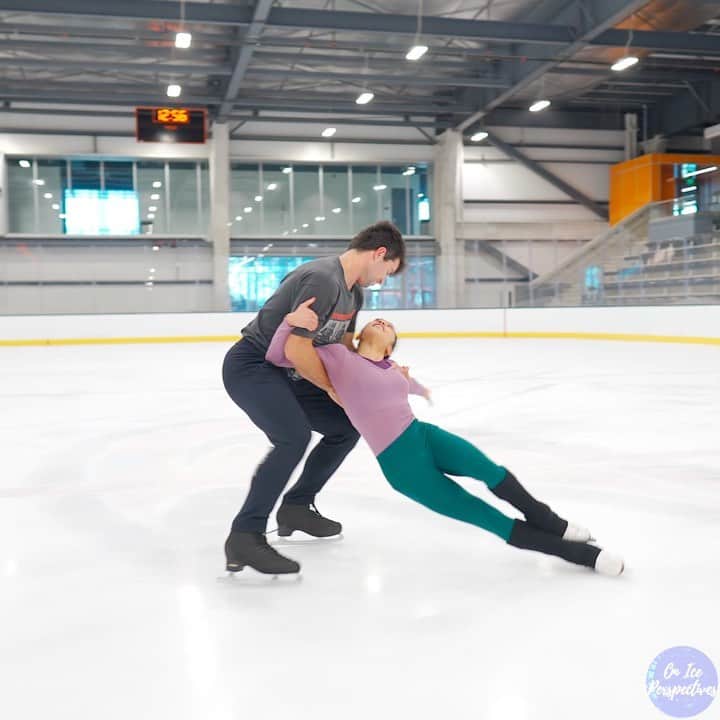 ジェシカ・カラランのインスタグラム：「aaaaand just like that, we are off to #WarsawCup2019. one more competition after a whirlwind the past 8 weeks. thank you for visiting us, @oniceperspectives !! • 🎥❄️ want to see more figure skating content?? visit https://www.oniceperspectives.com/support to help Jordan get up close and personal with the sport of figure skating! ⛸ • also channeling my inner little mermaid with this outfit 🧜‍♀️」