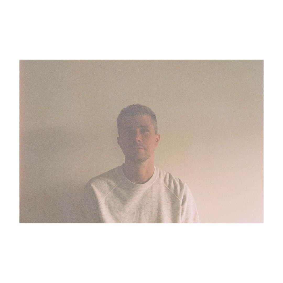 ル・ユースのインスタグラム：「Support for the Aquiver E.P. has been so great. You’ve made me a happy boy. More to come. If you liked this E.P. make sure to check out the other releases on @thisneverhappenedlabel. They are all good 💙」