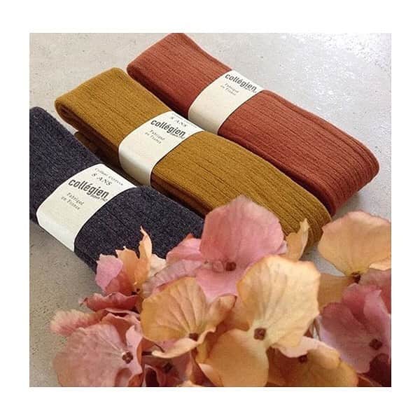 コレジアンのインスタグラム：「Temperatures are dropping! 🥶 These tights will keep your children warm and comfy! 🤗❤️ . Collégien tights are crafted from high-quality extra-long-staple Egyptian cotton in so many unique colours. Our eco-friendly garment dyeing process makes those tights so comfortable, extra soft and above all durable, to be passed easily from one sibling to another. . Discover all the ranges and colours! Happy tights shopping! . 🇫🇷 Le froid arrive! 🥶 Gardez vos enfants au chaud dans nos collants très confortables! 🤗❤️ . Collégien offre la plus grande qualité de collant en coton d’Egypte longues fibres et une large gamme de couleurs originales. Les collants sont teints dans nos ateliers, ce qui signifie qu’ils sont d’une douceur extrême avec des teintes uniques. Nous achetons des fils de la meilleure qualité pour tricoter nos produits et nos équipes se concentrent toujours sur l'originalité et l'innovation! Nos produits sont si résistants, qu’ils se transmettront facilement au sein de la fratrie ou auprès de votre entourage ! 😃 . Découvrez nos collants maintenant ! 🤩 . Pictures @cocoshki @sarahtreed  @princess_laana_baby . #collegien #collegiensocks #collegien_officiel #海外ベビー服 #ロンパース #女の子ベビー #女の子 #赤ちゃん #赤ちゃんのいる生活 #ベビモ #madeinfrance #extrasoft#bestsocksever #barneklær#kinderstrümpfe #kniestrümpfe #靴下#носки #sokker #instamum #ベビー用品 #newin #newshades #autumnshades #гольфы #Носочки #колготки」