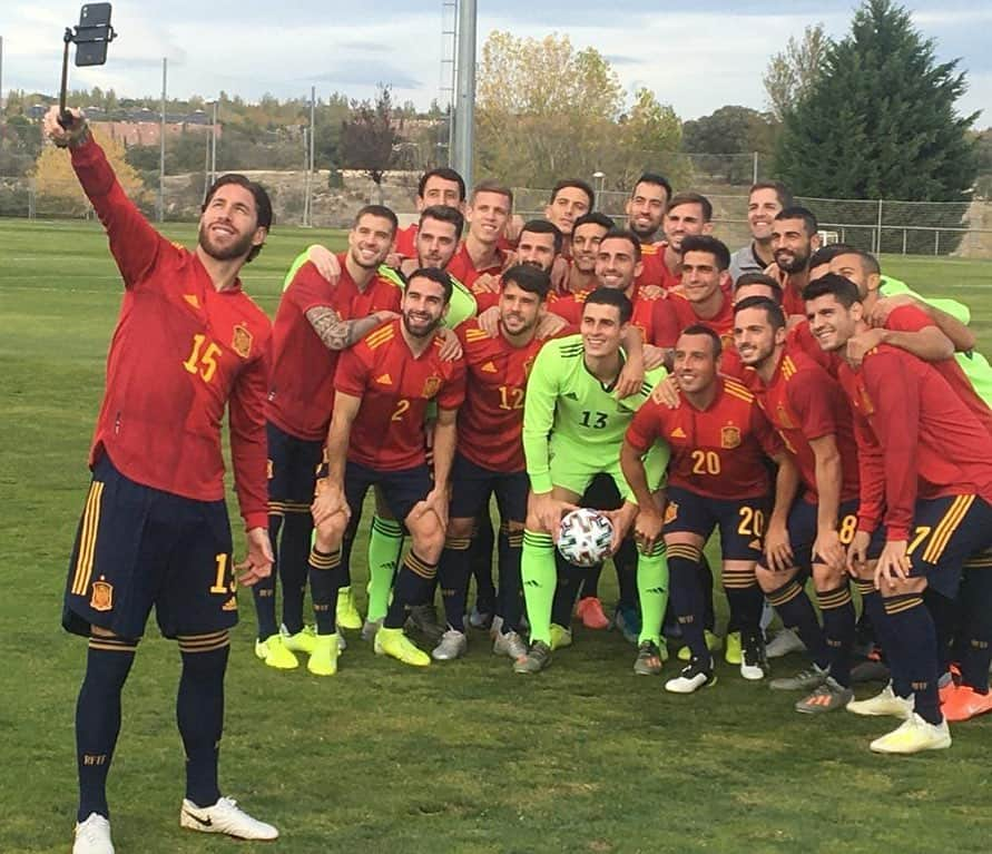 フランシスコ・アルカセルさんのインスタグラム写真 - (フランシスコ・アルカセルInstagram)「@sefutbol 🇪🇸」11月13日 4時47分 - paco93alcacer