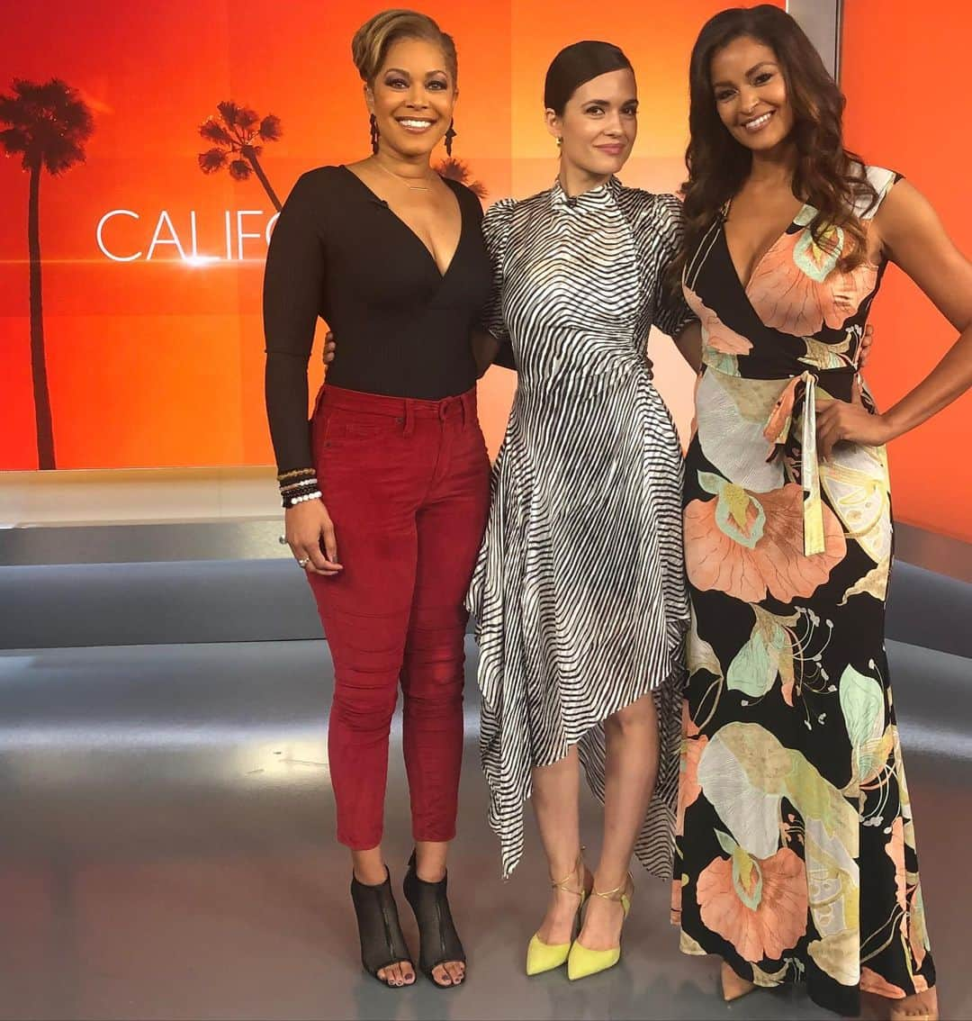 トーレイ・デヴィートさんのインスタグラム写真 - (トーレイ・デヴィートInstagram)「Hello California Live! #NBC」11月13日 4時59分 - torreydevitto