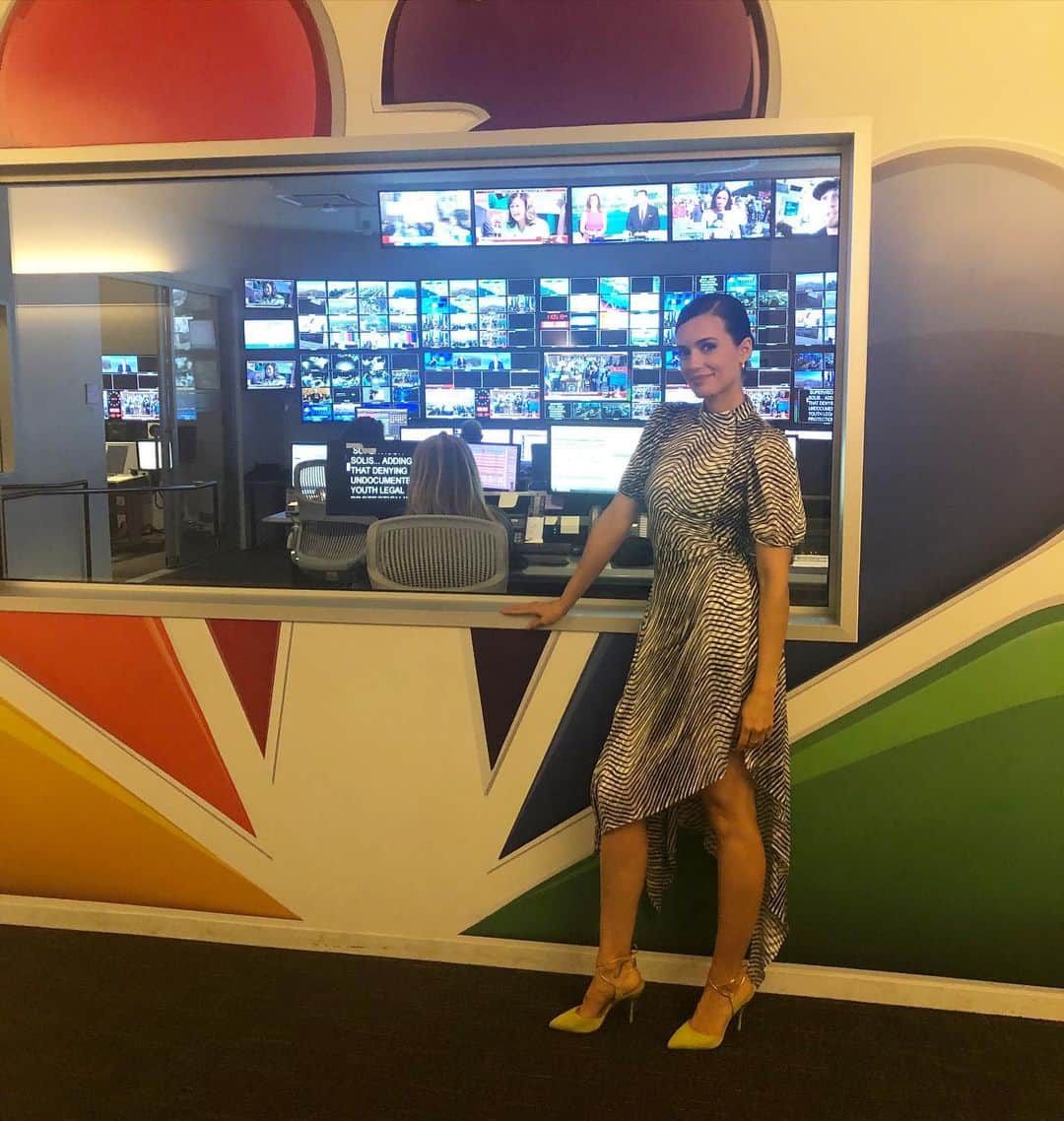 トーレイ・デヴィートのインスタグラム：「Hello California Live! #NBC」