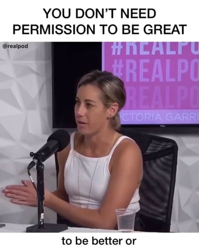 エイプリル・ロスのインスタグラム：「It’s called #RealPod for a reason! We dive into a ton of stuff on @victoriagarrick’s newest podcast that came out today if you want to give it a listen 🤗 The link is in my story! 📲🤳🏼 • #Repost @victoriagarrick ・・・ Take it from one of the best to ever play the game: Decide what you want and make it happen. Full podcast episode with @aprilrossbeach is out NOW on iTunes & Spotify under @realpod! Link in bio 🔗 Comment a “🔥” if this fires you up! . #inspirationquotes #beachvolleyball #aprilross #motivationalvideos #volleyballgirls #volleyballthailand #volleyballtime #ncaabeachvb #beachvolley #volleyball . 🎥: @olympichannel @absolutemotivation @themckibbinbros」