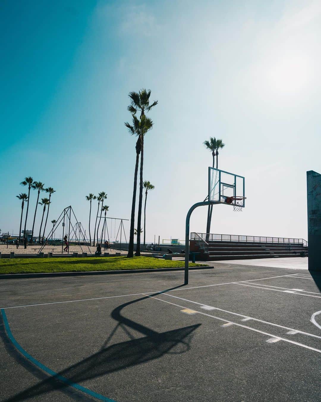 雄三 雨宮さんのインスタグラム写真 - (雄三 雨宮Instagram)「LA day2🌴  #ベニスビーチ #la  #ロサンゼルス #skateboard #venicebeach  backpack  @challenger_brigade」11月13日 14時41分 - amezooon