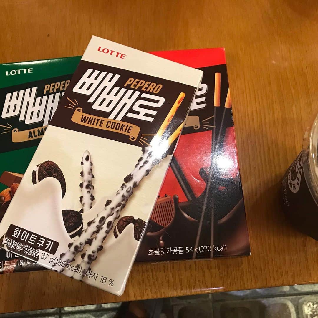 イ・スンヒョのインスタグラム：「몇년만에 받아보는 건지 모르겠네요~! 정말 감사합니다 화원님~ 잘 먹을게유~😍」