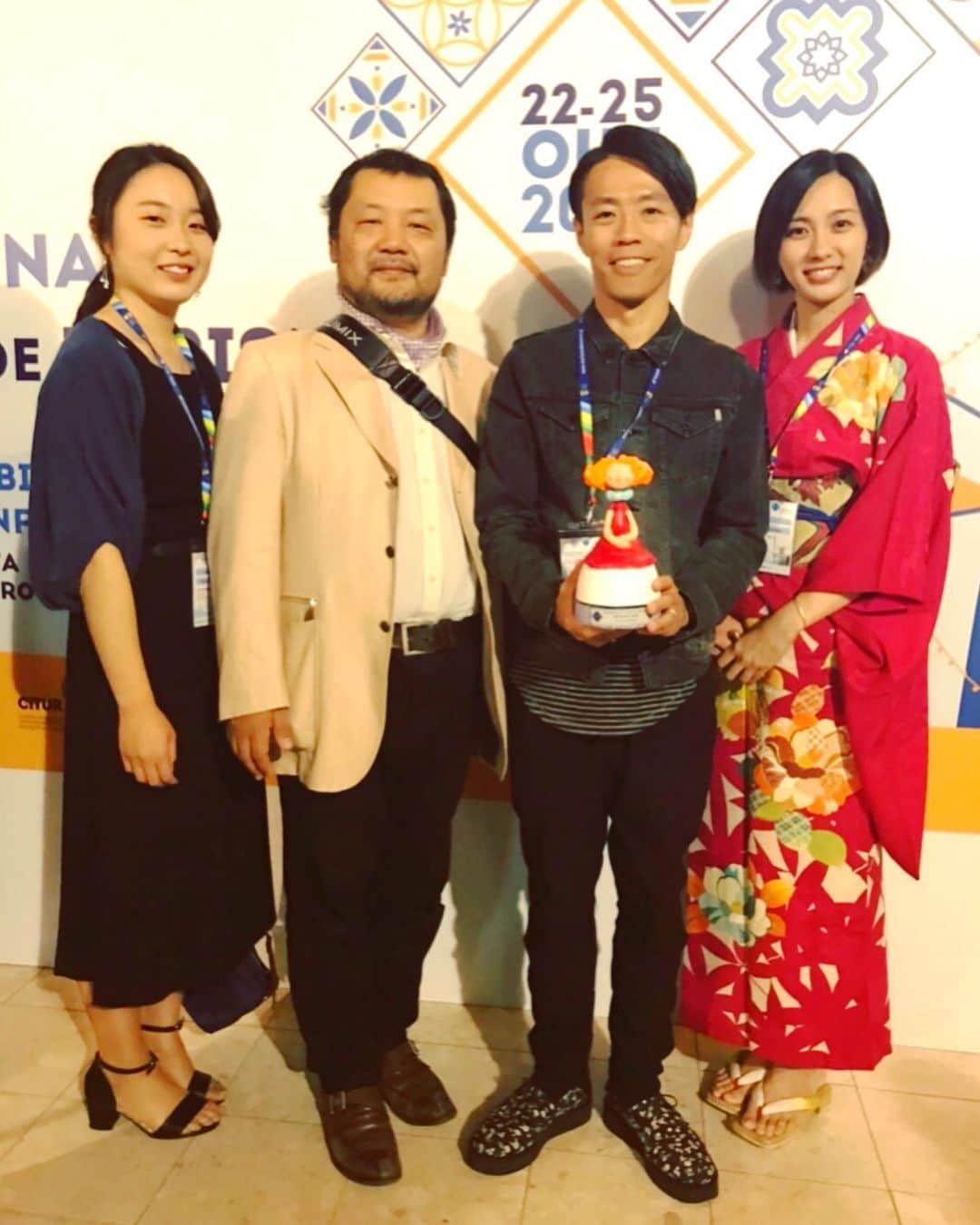 今村沙緒里のインスタグラム：「嬉しいNEWSが✨！ ポルトガルで参加した 国際観光映像祭🎥 世界では18の国際観光映像祭が ありますが、それをまとめてるのが "cifft"という映像祭チームです＊ 日本の観光映像祭は 今年からスタートしましたが 今回、すごいスピードで 日本も "cifft" に加入できることに！ 東アジアの国では初めて🇯🇵✨ ウィーンでのプレゼンがんばった プロデューサーのきーぽん、おめでとう🌈 ・ 世界と、日本とをつなぐ橋。 色々な交流が生まれるんだろうな。 これからが、楽しみです☺︎ 大変だったけど撮影がんばってよかった＊ きーぽん、カンちゃん、マユ！ やったね💜💙💜 ・ Japan was able to become a  member of the world tourism film festival "cifft"！！ Congratulations🌈❤︎ ・ #congratulations #japan #filmfestival #artandtur #soundofcentro #チームジャパン #おめでとう #やったね」