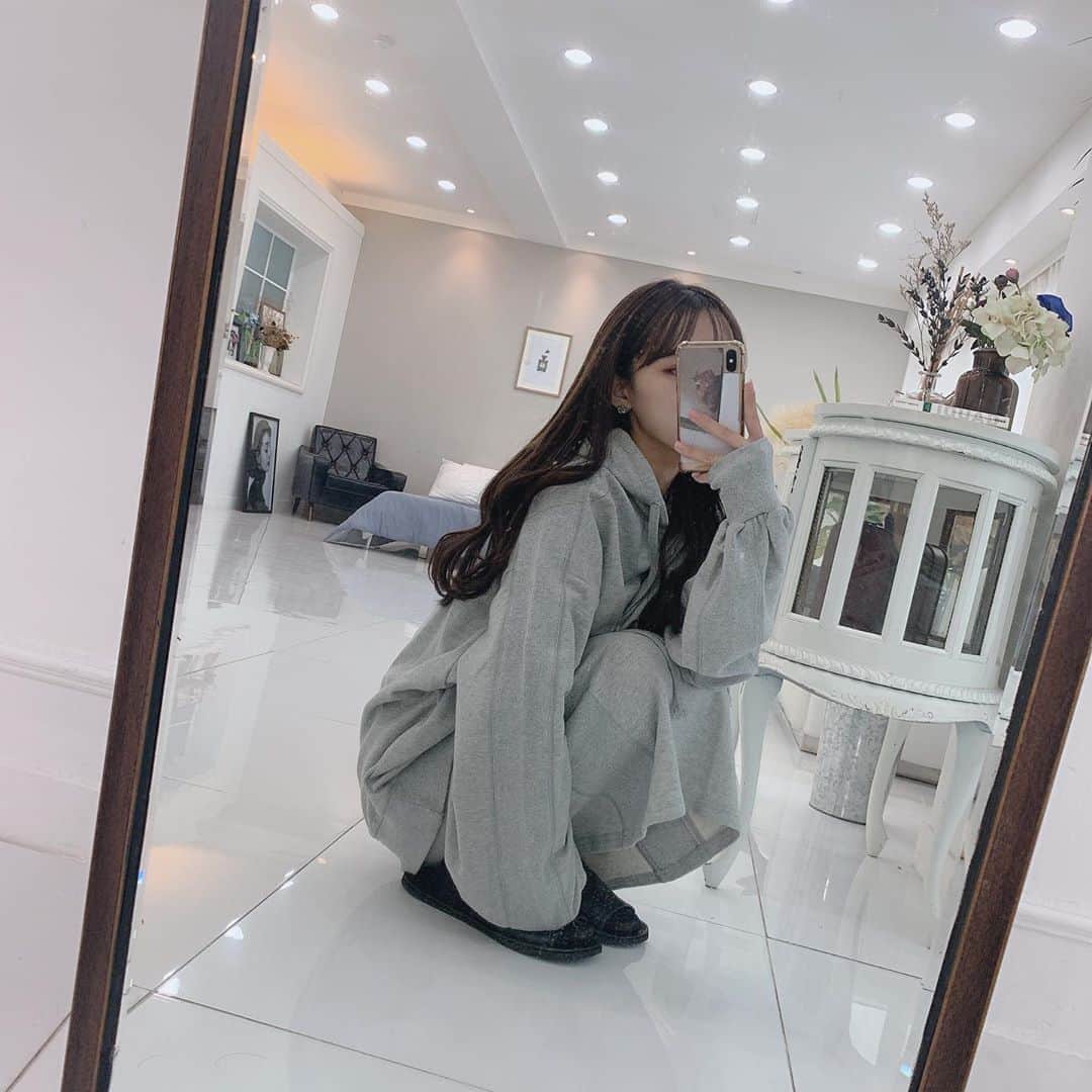 のインスタグラム：「💍💄 . #셀카 #셀피 #촬영 #붙임머리 #오오티디」