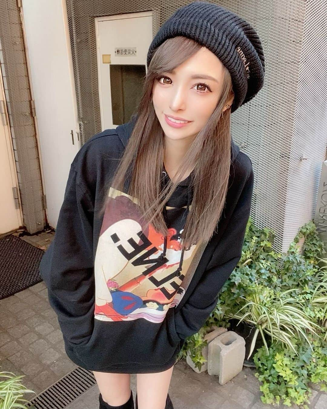 サキ吉さんのインスタグラム写真 - (サキ吉Instagram)「秋冬はパーカー女子🥰 ． この日はお気に入りの @eleven_nine99 のパーカーだよん🥰❤️ よく見るとパイ投げしてるのが可愛くてツボ😂 ． #elevennine  #パーカーコーデ  #パーカー女子  #ストリートファッション  #ootd」11月13日 14時58分 - sakikichi1201