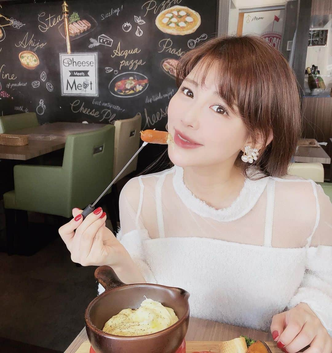 美馬怜子のインスタグラム：「大好きなチーズフォンデュ食べに行きました🥰 . #チーズフォンデュ #チーズ好きにはたまらない #横浜チーズ #チーズミーツミート #cheese #yokohama @cheese.meets.meat」