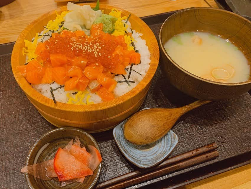 坂本遥奈さんのインスタグラム写真 - (坂本遥奈Instagram)「→→ ハルが最近食べてビビッときた美味しかったもの紹介するね✨ 1枚目⇒#クロスロードベーカリー#恵比寿#フレンチトースト 2枚目⇒#レッドロブスター #名古屋港#パエリア 3枚目⇒#大和屋半蔵  #赤坂bizタワー #サーモンいくら丼 4枚目⇒#YURT #大名古屋ビルヂング  #オムハヤシ  5枚目⇒#フジヤマゴーゴー #名古屋ランチ#名古屋カフェ#名古屋駅カフェ#恵比寿カフェ#赤坂ランチ」11月13日 15時56分 - haruna_sakamoto_official