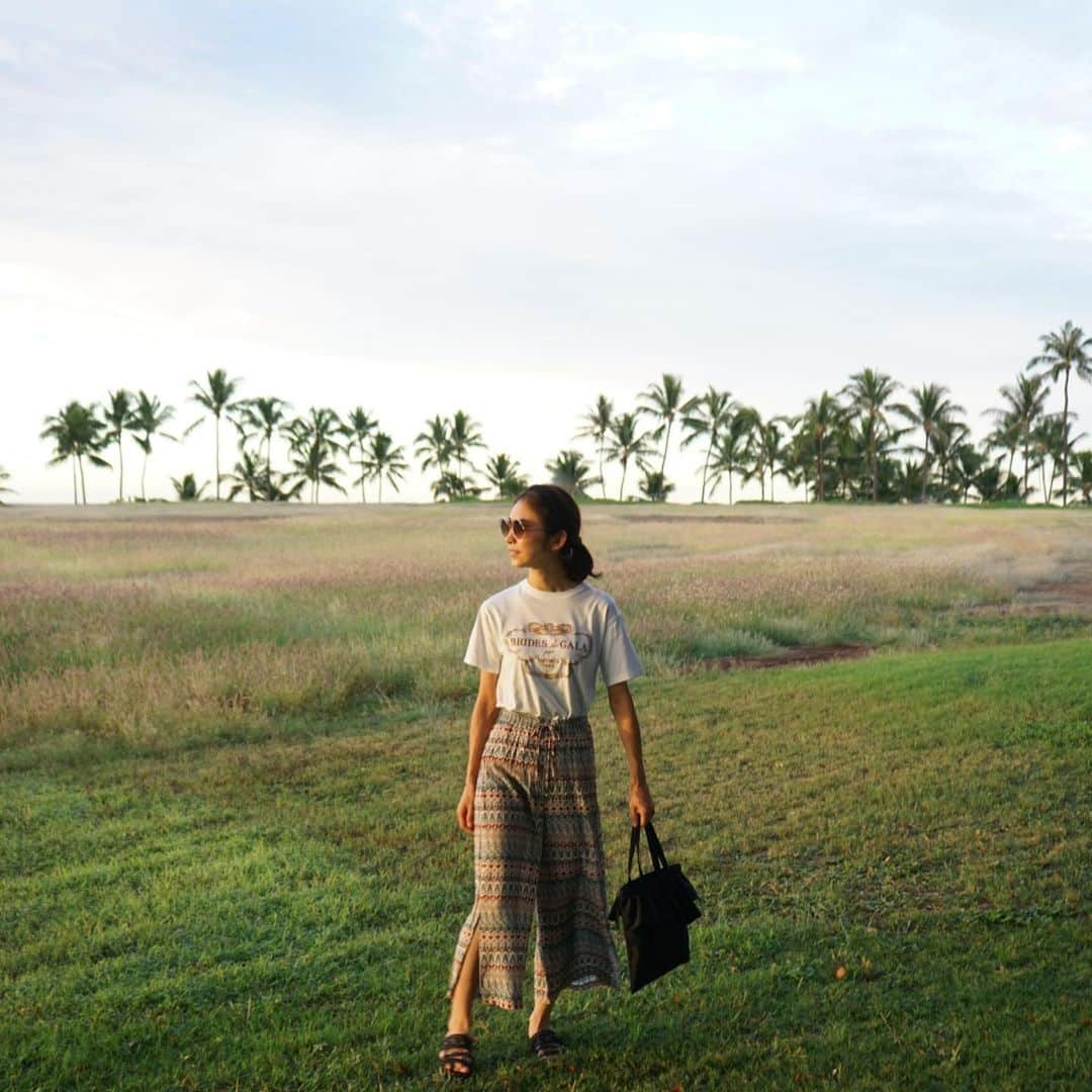 木本泉さんのインスタグラム写真 - (木本泉Instagram)「-﻿ お散歩🚶‍♀️🚶‍♀️🚶‍♀️﻿ ﻿ 日の出を見れたよ！　﻿ ﻿ ホテルライフが楽しめて、とにかくゆっくりできるので、これからハワイに来たらコオリナに滞在する事が多くなりそうだな🌊﻿ ﻿ ﻿ #Hawaii#KoOlina#コオリナ#sunrise#日の出﻿」11月13日 7時40分 - izumikimoto
