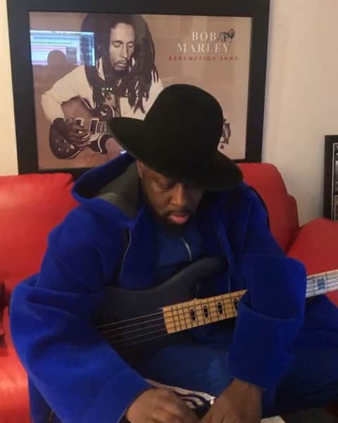 ワイクリフ・ジョンのインスタグラム：「🎩 this style of music  in Haiti is called Rara I am just warming up for my animated Netflix movie that I have to score - Prince of Port au Prince about my childhood. welcome to  chapter 2 let’s work !! #wyclefjeanscarnival」