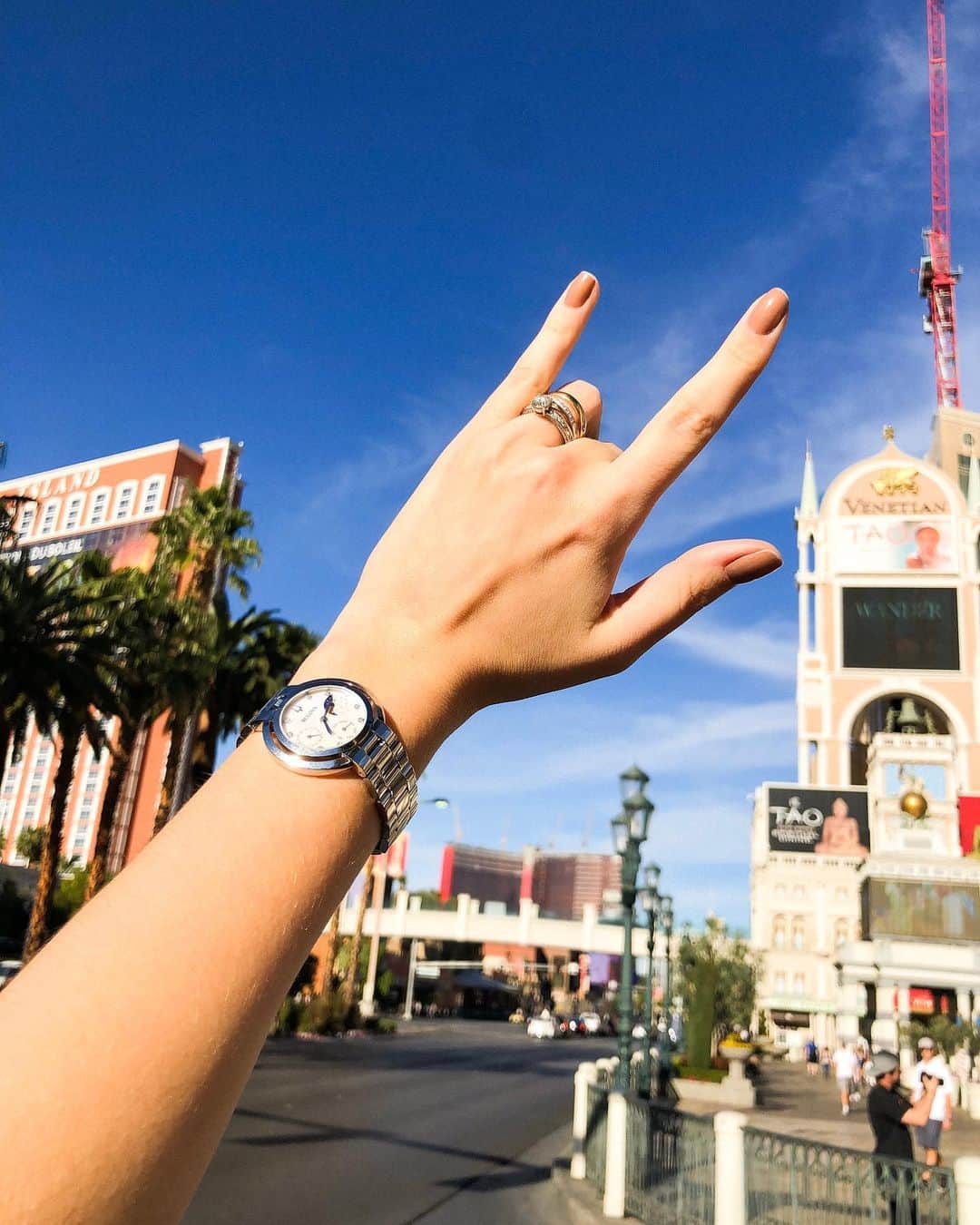 Camila Queirozさんのインスタグラム写真 - (Camila QueirozInstagram)「Na vibe turista em Vegas 🌹 #Bulova #ItsBulovaTime」11月13日 10時15分 - camilaqueiroz