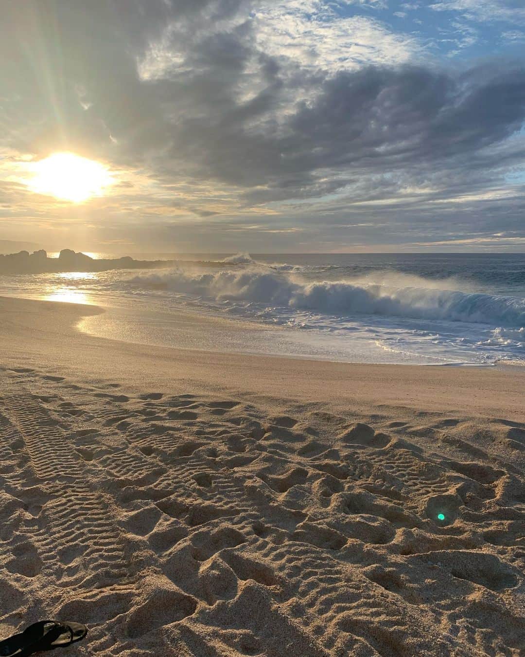 ミコ・フォガティのインスタグラム：「Thank you Hawai’i for your beauty! It was a short trip but a memorable one! 😍😍😍」