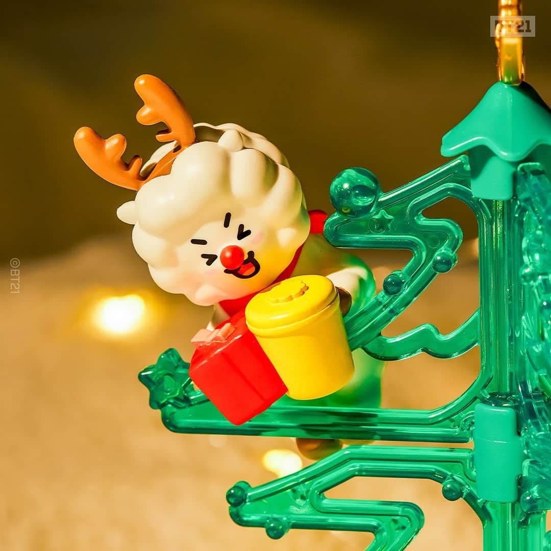 BT21 Stars of tomorrow, UNIVERSTAR!さんのインスタグラム写真 - (BT21 Stars of tomorrow, UNIVERSTAR!Instagram)「Collect all 7. Wish upon a tree.  Who knows, it just might come true.🎄 . #BT21 #WinterFigureSeries #ChristmasTree #ComingSoon . [Global] 11/14 5PM (PST) collection.linefriends.com [Korea] 11/15 10AM (KST)  smartstore.naver.com/linefriends」11月13日 11時00分 - bt21_official