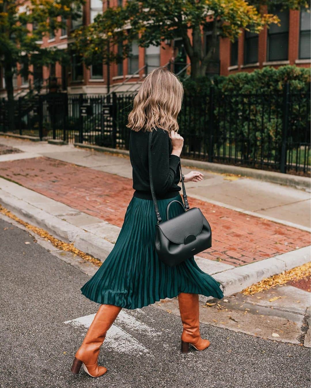 Anna Jane Wisniewskiのインスタグラム：「High and low for life—forever and ever. Pairing some fancy boots with a $39 skirt. It’s not what you wear, it’s how you wear it 😏 http://liketk.it/2GQ3g #liketkit @liketoknow.it #hmxme #midiskirt #fallfashion 📸 @ironandhoney」