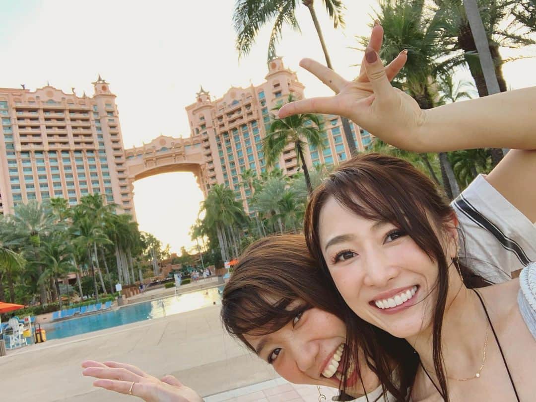 のインスタグラム：「バハマの初日は#atlantis に、泊まったよ💕 . もはやテーマパーク🥺✨ . I stayed at #atlantis on the first day of the Bahamas This is like an entertainment park . #アトランティスザパーム  #バハマ #bahama #ナッソー #nassau #女子旅 #girlstrip #杏さゆり #SayuriAnzu」