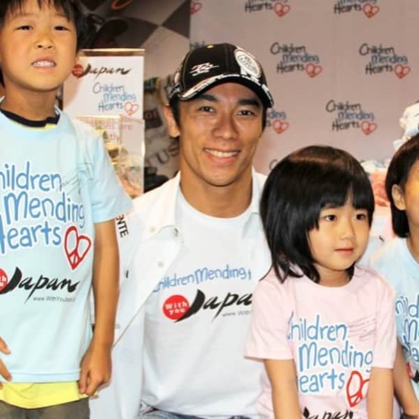 striderjapanさんのインスタグラム写真 - (striderjapanInstagram)「佐藤琢磨さんといえば、アジア人として初めてインディ500で優勝を飾ったレーシングドライバーとして世界に名を知られる日本人の一人。その佐藤琢磨さんは、東日本大震災で被災した子供たちを支援するWith you Japanを立ち上げ2011年から活動を継続されています。  そして、今週末仙台にてWith you Japan Festa 2019が開催され、ストライダーエンジョイカップ佐藤琢磨チャリティステージも同時開催されます！先月行われた佐藤琢磨さんとのミィーティングにおいていろんなアイデアを出していただき、ご本人発案によるインディレースのバンクをモチーフにしたTakumaバンクもコース中に設置されます！当日はもちろんエンジョイカップに子どもたちの応援に駆けつけてくれる予定になっております！  エンジョイカップ以外にも子どもたちが楽しめるコンテンツ満載なのでぜひ遊びに来てください！ https://www.withyoujapan.org/ja/news/  #ストライダーに乗ろう #ストライダー #strider #佐藤琢磨 #withyoujapan #ストライダーエンジョイカップ」11月13日 11時36分 - striderjapan