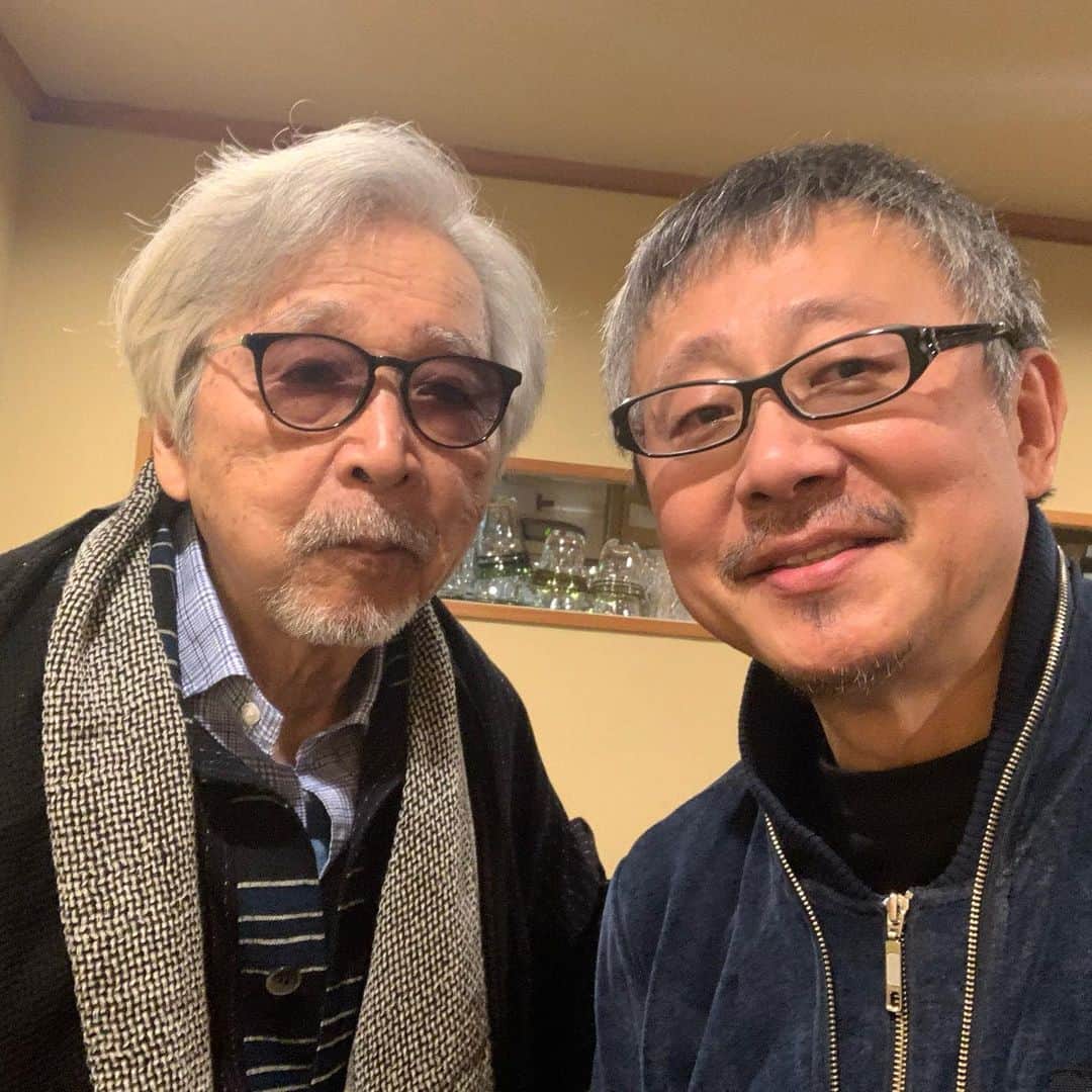 松尾貴史さんのインスタグラム写真 - (松尾貴史Instagram)「大阪のとある店で #蕎麦 を手繰ろうと入ったら、先客に敬愛する #山田洋次 監督が。 隣に「どうぞ」とお許しを得て世間話をさせていただきました。 「去年の舞台、拝見したけど素晴らしかったね」と、二兎社の公演にお褒めの言葉をいただきました。  今日はいい日だ。  有難うございます。」11月13日 11時57分 - kitsch.matsuo