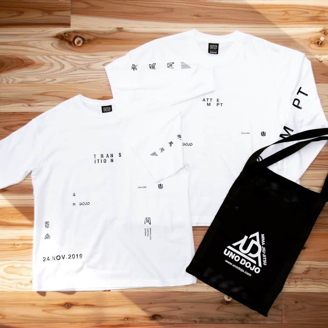 宇野薫のインスタグラム：「11.24修斗大会応援Tシャツ&メッシュバックが出来上がりました！  本日から @unocaolshowten  UCS ONLINE STOREで販売です。  https://www.uno-caol-showten.com/store/jpn/  応援よろしくお願いいたします！  #shooto1124 #修斗 #宇野薫 #caoluno #unocaolshowten #unodojo #100athletic #100A #onehundredathletic」