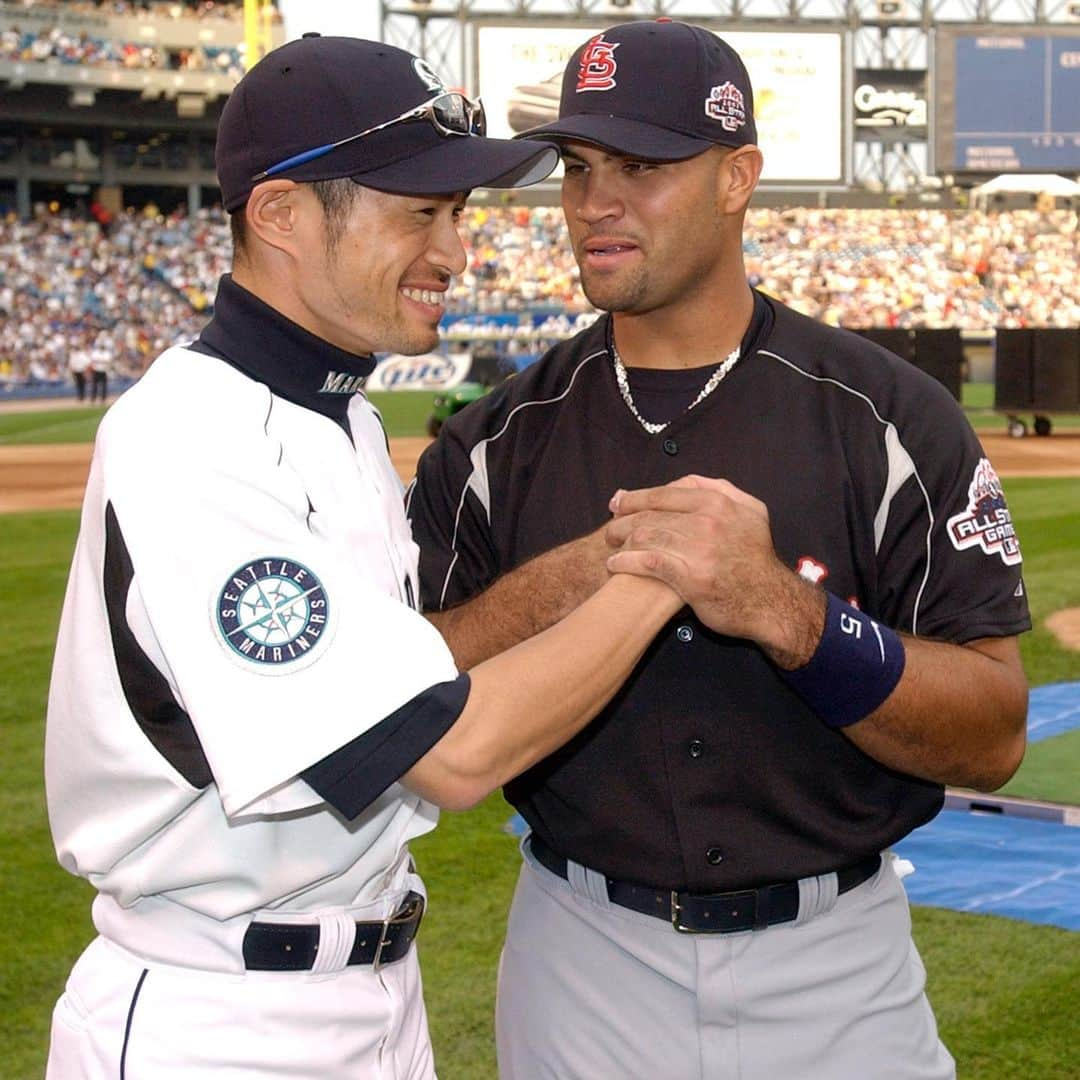 MLBさんのインスタグラム写真 - (MLBInstagram)「OTD in 2001, two future legends won Rookie of the Year.」11月13日 12時19分 - mlb