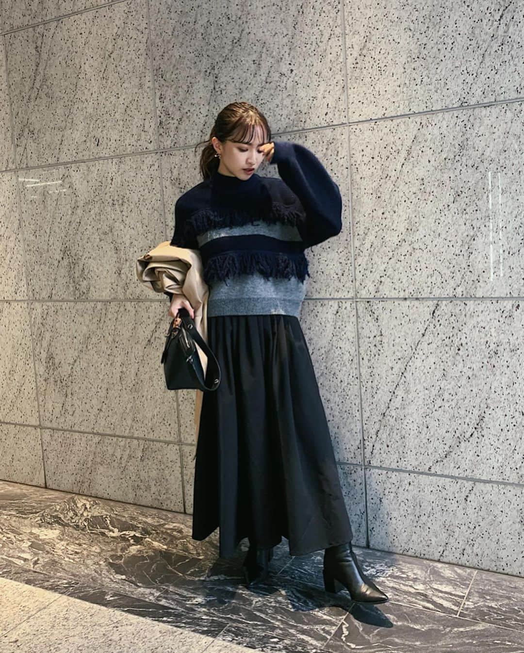 ARISA（和田有沙）さんのインスタグラム写真 - (ARISA（和田有沙）Instagram)「" 出張コーデ "ㅤㅤㅤㅤㅤㅤㅤㅤㅤㅤㅤㅤㅤ ㅤㅤㅤㅤㅤㅤㅤㅤㅤㅤㅤㅤㅤ ポップアップ期間中の私服!! 毎朝こりさんに撮ってもらいました☺︎ㅤㅤㅤㅤㅤㅤㅤㅤㅤㅤㅤㅤㅤㅤㅤㅤㅤㅤㅤㅤㅤㅤㅤㅤㅤㅤㅤㅤㅤㅤㅤㅤㅤㅤㅤㅤㅤㅤㅤ  ｸﾛｯﾌﾟﾚｲﾔｰﾄﾞﾄﾚﾝﾁｺｰﾄとﾎﾟｲﾝﾃｯﾄﾞﾄｩｺﾝﾋﾞﾌﾞｰﾂに毎日お世話になっておりました😹💓ㅤㅤㅤㅤㅤㅤㅤㅤㅤㅤㅤㅤㅤ ㅤㅤㅤㅤㅤㅤㅤㅤㅤㅤㅤㅤㅤㅤㅤㅤㅤㅤㅤㅤㅤㅤㅤㅤㅤ そして何にでも合わせの効くﾄﾞﾄﾚﾝﾁｺｰﾄと店舗でもずっと履いてても一切疲れないﾌﾞｰﾂに助けられました🤤ㅤㅤㅤㅤㅤㅤㅤㅤㅤㅤㅤㅤㅤ ㅤㅤㅤㅤㅤㅤㅤㅤㅤㅤㅤㅤㅤㅤㅤㅤㅤㅤㅤㅤㅤㅤㅤㅤㅤㅤ  ﾌﾞｰﾂの時に履いているｿｯｸｽは UNIQLOです☺︎つるっとした薄手の素材でブーツにぴったり✌︎ ㅤㅤㅤㅤㅤㅤㅤㅤㅤㅤㅤㅤㅤ ㅤㅤㅤㅤㅤㅤㅤㅤㅤㅤㅤㅤㅤ ㅤㅤㅤㅤㅤㅤㅤㅤㅤㅤㅤㅤㅤ 𝐃𝐚𝐲𝟏 ・ﾊﾞｲｶﾗｰﾒﾛｰﾆｯﾄ ・配色ﾌﾟﾘｰﾂｽｶｰﾄ ㅤㅤㅤㅤㅤㅤㅤㅤㅤㅤㅤㅤㅤ ㅤㅤㅤㅤㅤㅤㅤㅤㅤㅤㅤㅤㅤ 𝐃𝐚𝐲𝟐 ・ﾀｰﾄﾙﾆｯﾄｼｬﾂｺﾝﾋﾞﾄｯﾌﾟ ・ｳｴｽﾄﾀｯｸﾎﾞﾘｭｰﾑｽｶｰﾄ →ONLINE..20日  LUCUA OSAKA..14日ㅤㅤㅤㅤㅤㅤㅤㅤㅤㅤㅤㅤㅤ ㅤㅤㅤㅤㅤㅤㅤㅤㅤㅤㅤㅤㅤ 𝐃𝐚𝐲𝟑ㅤㅤㅤㅤㅤㅤㅤㅤㅤㅤㅤㅤㅤ ・ﾌﾘﾝｼﾞﾃﾞｻﾞｲﾝﾆｯﾄﾄｯﾌﾟ ・ｳｴｽﾄﾀｯｸﾎﾞﾘｭｰﾑｽｶｰﾄ  𝐃𝐚𝐲𝟒ㅤㅤㅤㅤㅤㅤㅤㅤㅤㅤㅤㅤㅤ ・ﾜﾝｼｮﾙﾀﾞｰﾌﾚｱﾜﾝﾋﾟｰｽ →LUCUA22日発売ㅤㅤㅤㅤㅤㅤㅤㅤ ・TOPS...UNIQLOㅤㅤㅤㅤㅤㅤㅤㅤㅤㅤㅤㅤㅤ  𝐃𝐚𝐲𝟓ㅤㅤㅤㅤㅤㅤㅤㅤㅤㅤㅤㅤㅤ ・ｱｼﾒﾈｯｸﾆｯﾄﾜﾝﾋﾟｰｽ 12月発売ㅤㅤㅤㅤㅤㅤㅤㅤㅤㅤㅤㅤㅤㅤㅤㅤㅤㅤㅤㅤㅤㅤㅤㅤㅤㅤ  𝐃𝐚𝐲𝟔ㅤㅤㅤㅤㅤㅤㅤㅤㅤㅤㅤㅤㅤ ・ﾈｯｸﾘﾎﾞﾝﾆｯﾄﾄｯﾌﾟ ・ﾃｨｱｰﾄﾞﾌﾘﾙｽｶｰﾄㅤㅤㅤㅤㅤㅤㅤㅤㅤㅤㅤㅤㅤ ㅤㅤㅤㅤㅤㅤㅤㅤㅤㅤㅤㅤㅤ 𝐃𝐚𝐲𝟕ㅤㅤㅤㅤㅤㅤㅤㅤㅤㅤㅤㅤㅤ ・ﾌﾟﾘｰﾂｺﾝﾋﾞﾜﾝﾋﾟｰｽ →今回販売出来なかったNVYカラー☺︎BLKはLUCUA OSAKAにて発売中!ㅤㅤㅤㅤㅤㅤㅤㅤㅤㅤㅤㅤㅤ ㅤㅤㅤㅤㅤㅤㅤㅤㅤㅤㅤㅤㅤ 𝐃𝐚𝐲𝟖ㅤㅤㅤㅤㅤㅤㅤㅤㅤㅤㅤㅤㅤ ・ﾐﾗﾉﾘﾌﾞｺｸｰﾝﾜﾝﾋﾟｰｽ →ONLINE..20日  LUCUA OSAKA..22日ㅤㅤㅤㅤㅤㅤㅤㅤㅤㅤㅤㅤㅤ ㅤㅤㅤㅤㅤㅤㅤㅤㅤㅤㅤㅤㅤ #laviedeleory#leory#LeoryxEBLÓA #fendi#rimowa#UNIQLOラヴィドゥレオリー#レオリー#レオリーエブロア#名古屋#出張#出張#リモワ#ユニクロ ㅤㅤㅤㅤㅤㅤㅤㅤㅤㅤㅤㅤㅤ」11月13日 12時28分 - wadaarisa