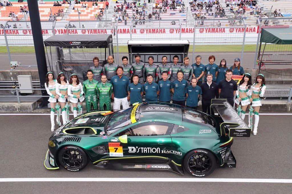 森園れんのインスタグラム：「SUPER GT 2019 D'station Racing AMR  #supergt #dstationracing #astonmartin #amr #station  #大魔神」