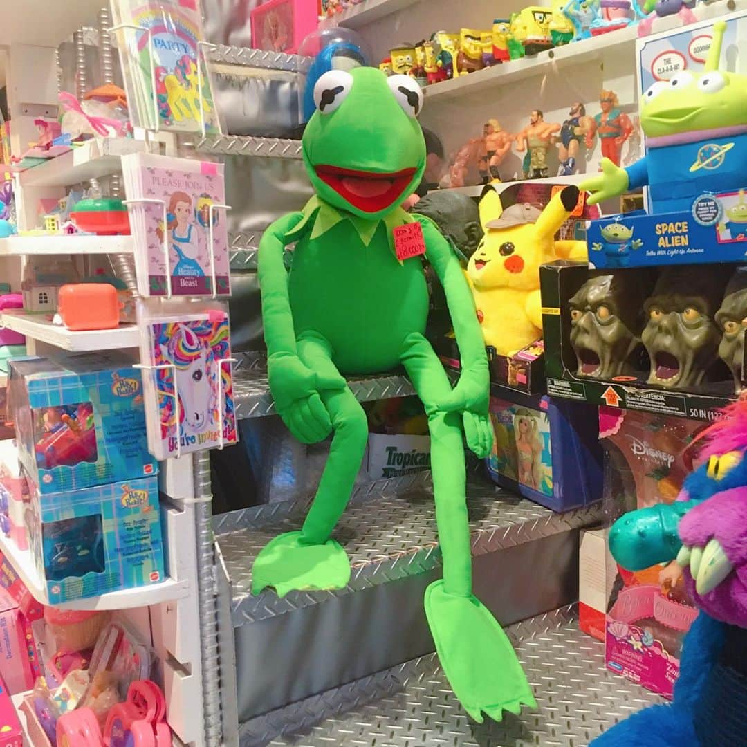 おもちゃやSPIRALさんのインスタグラム写真 - (おもちゃやSPIRALInstagram)「Big Kermit 入荷しました！  18000円です！」11月13日 12時34分 - spiral_toy