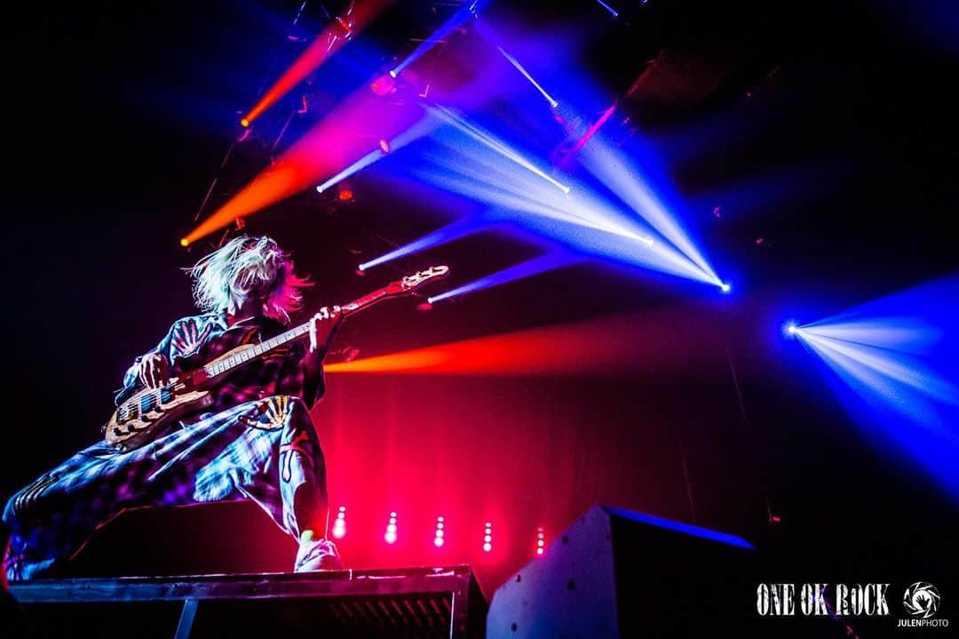 Julen Esteban-Pretelのインスタグラム：「@ryota_0809 during @oneokrockofficial’ show at Yokohama Arena - Day 1 #ONEOKROCK #EyeOfTheStorm #JapanTour #JulenPhoto #TOURDREAMS」