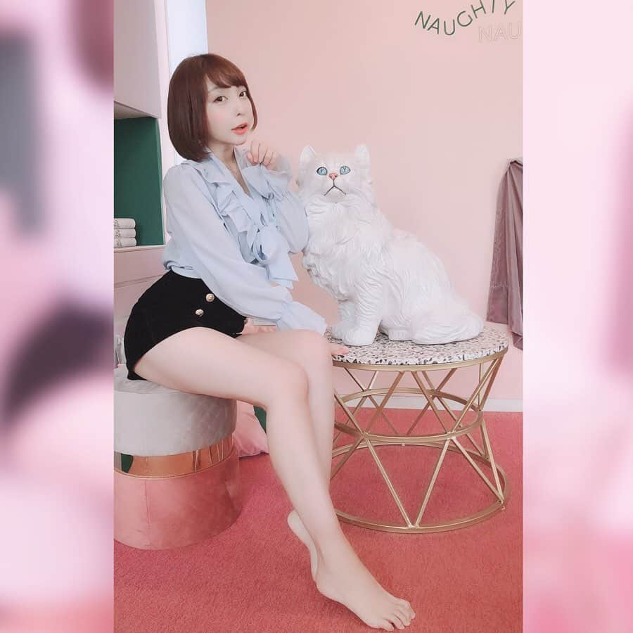 まいてぃ（粕谷まい）さんのインスタグラム写真 - (まいてぃ（粕谷まい）Instagram)「にゃーん🐈💓 ・ ・ ・ ・ ・ ・ ・ ・ I love cat💕💕 ・ ・ ・ ・ #cat #猫 #グラビアアイドル #グラドル #粕谷まい #恵比寿マスカッツ #l4l #japanese #japanesegirl #japanesegravure #asiangirls #japaneseidol #cute #gravureidol #写真好きな人と繋がりたい  #ショートヘア #tokyo #japan #me」11月13日 13時40分 - maity_0917