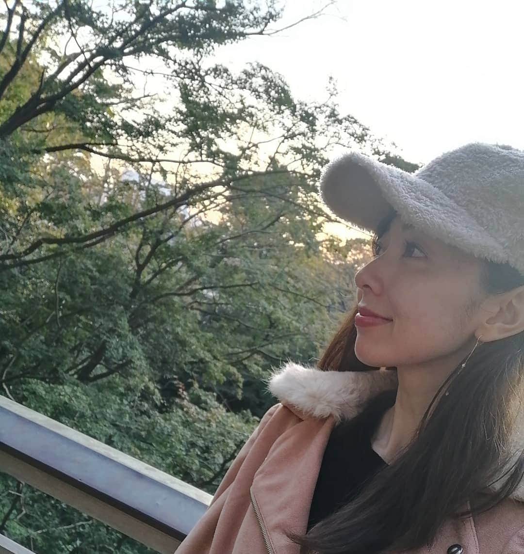 杉山由紀子のインスタグラム：「等々力不動尊✨✨ * 年始以来ご挨拶にいってきました✨ * ほんと自然があるところ好き✨ * チャージさせてもらいました😌 * * ご縁を感じて生きたい✨✨✨ * #等々力 #等々力不動尊 #ご縁 #自然 #だいすき #パワースポット #リラックス」