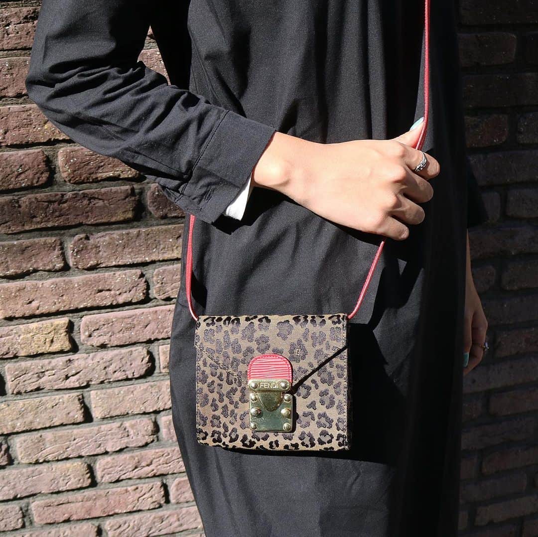 Vintage Brand Boutique AMOREさんのインスタグラム写真 - (Vintage Brand Boutique AMOREInstagram)「FENDI Vintage leopard mini shoulder bag  Free Shipping Worldwide✈️ ✉️ info@amorevintagetokyo.com  #ヴィンテージ #フェンディ #ヴィンテージフェンディ #ズッカ柄 #ズッカ #ペカン #ヴィンテージブランドブティック #アモーレ #アモーレトーキョー #ヴィンテージショップ #表参道 #東京#fendi #vintage #vintageFendi#fendivintage #amoretokyo #amorevintage #vintageshop」11月13日 14時22分 - amore_tokyo