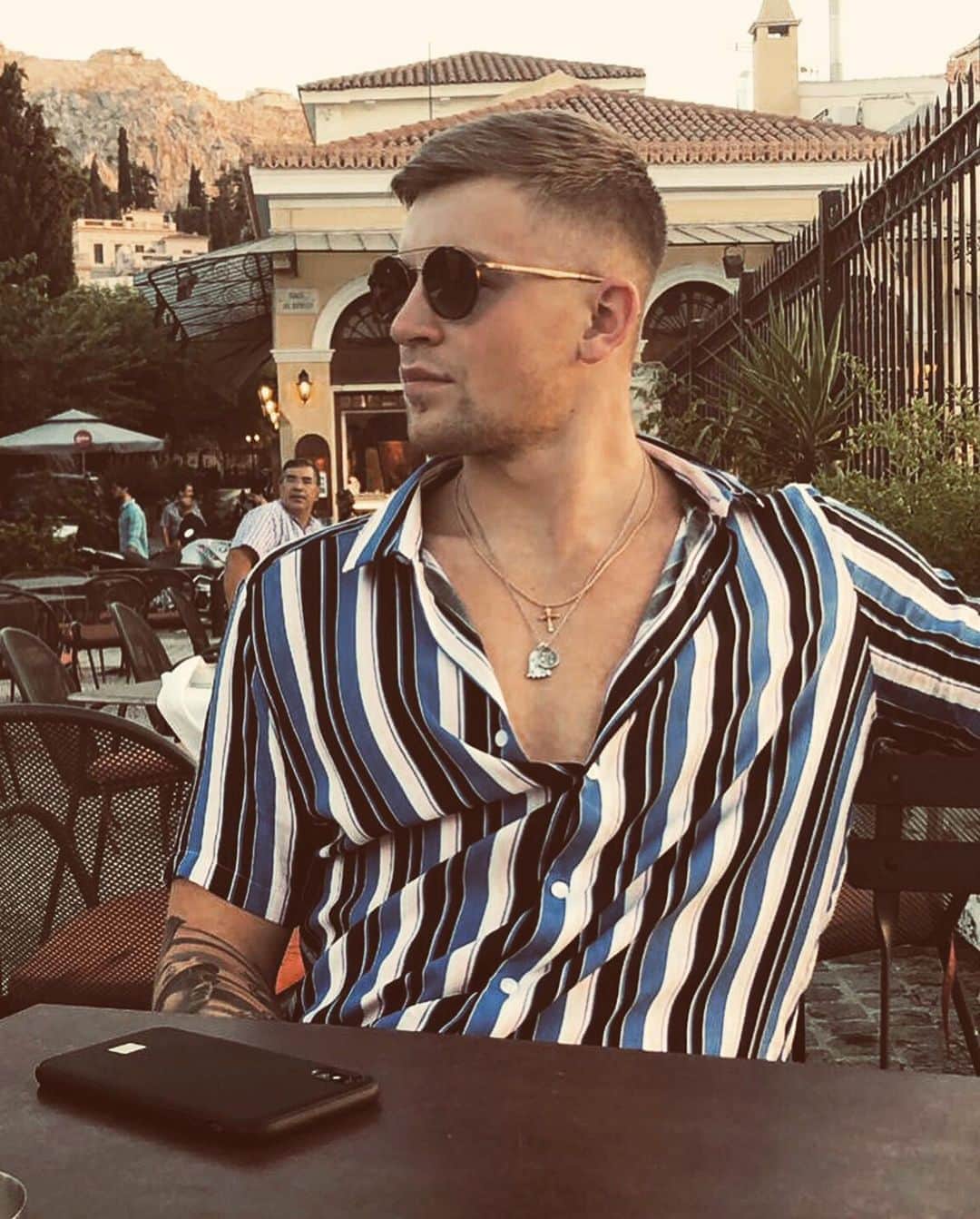 アダム・ピーティのインスタグラム：「Get me back in the sun, Australia in January 🙏🏼」