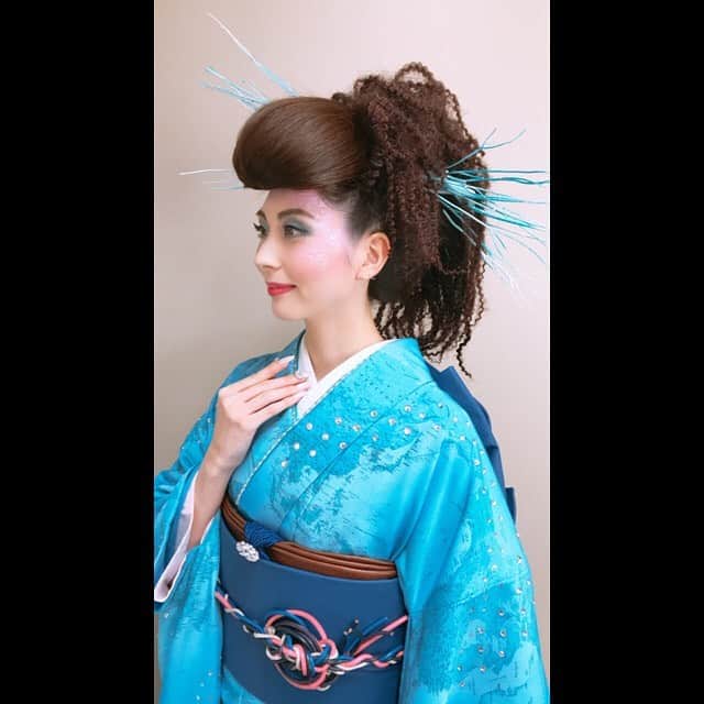 大塚まゆりさんのインスタグラム写真 - (大塚まゆりInstagram)「第69回International Beauty Forum 『Jane’s Collection』 #舞浜アンフィシアター #芸術祭全国大会 #show #model #hairstyle #hairmake #hair #kimono #furisode #着物 #着物ヘア #きもの女子 #振袖 #振袖ヘア」11月13日 23時58分 - mayubaro