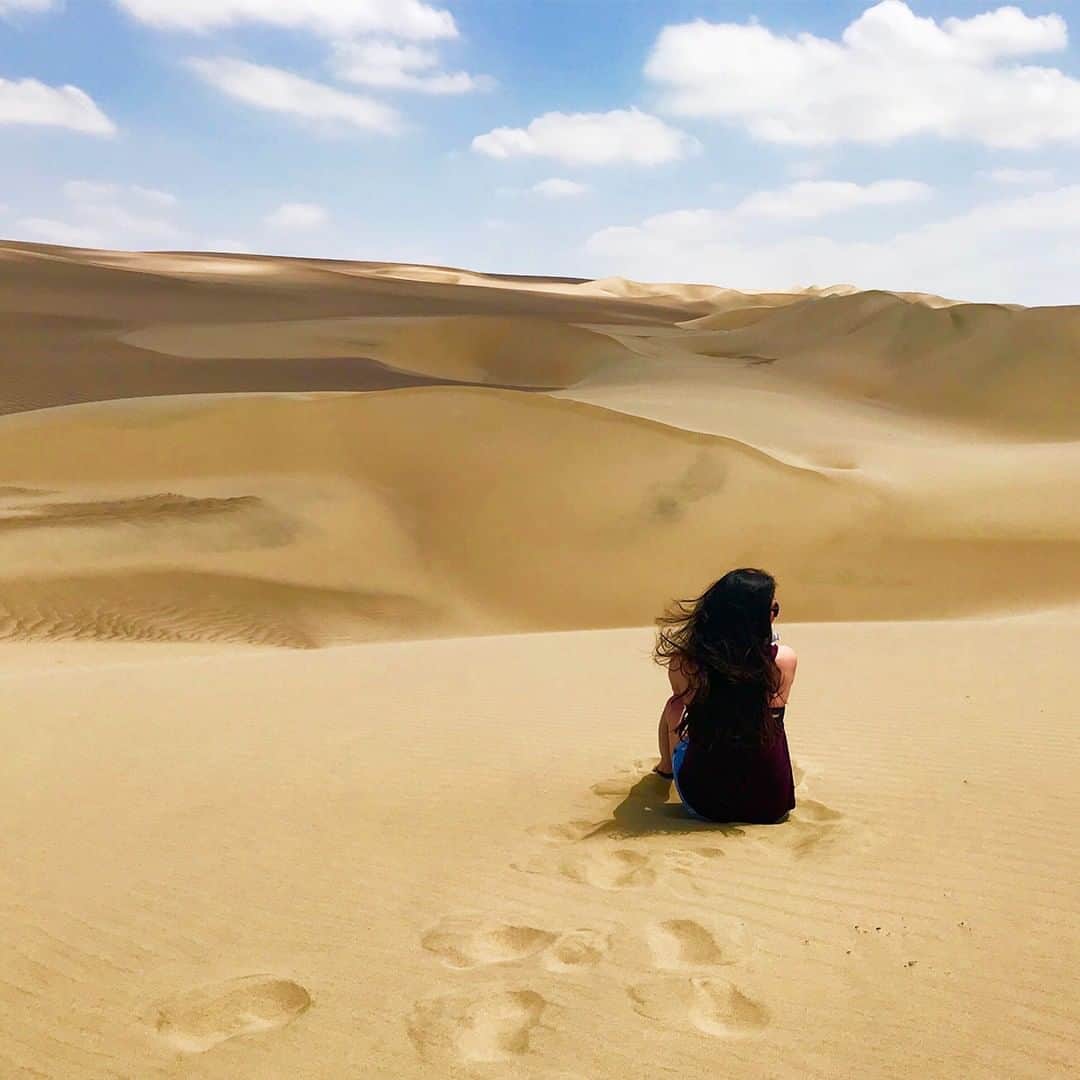 デルタ航空さんのインスタグラム写真 - (デルタ航空Instagram)「Ever heard of sand sports? Delta employee Sara visited the town of Huacachina in Peru where she went sand buggying and sandboarding during her stay. Tip for first timers: Sand is fun, but it gets everywhere. Bring a bandana to protect your face.  Fly into #LIM direct from #ATL and head out to Huacachina to experience the adventures for yourself. ⠀⠀⠀⠀⠀⠀⠀⠀⠀ Photo: Sara S. - Flight Attendant, #ATL」11月14日 0時00分 - delta