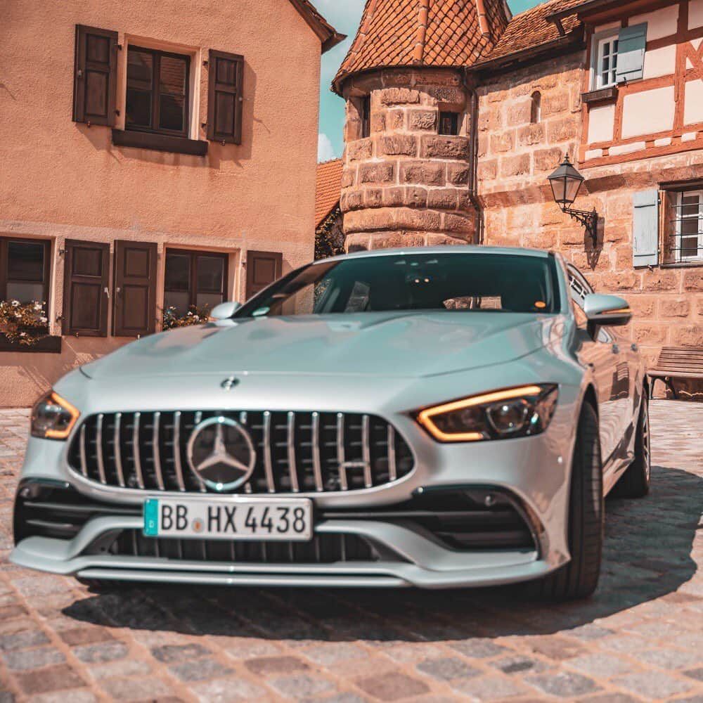 メルセデス・ベンツさんのインスタグラム写真 - (メルセデス・ベンツInstagram)「Not only on the road in style with a star, but also in everyday life. Discover many different lifestyle articles from @mercedesbenz and @mercedesamg in our online shop ! 🛍 📸 @german_forum_cars & @atti_ak for #MBsocialcar #MercedesBenz #MercedesAMG」11月14日 0時38分 - mercedesbenz