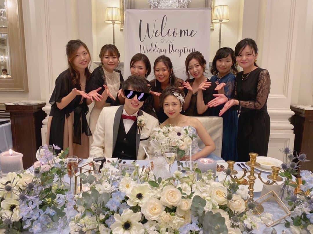 DJ みぃのインスタグラム：「一部ですが、結婚式に列席してくださった皆さん😌💓地元&大阪の友達から職場の方まで沢山の方に来て頂きました🥰ここにいるみんなのおかげで今の私がいます、、😌⭐️これからも宜しくお願いします🙇‍♀️✨✨ #結婚式 #装飾もケーキも理想通り #みんなにお祝いしてもらえて幸せ」