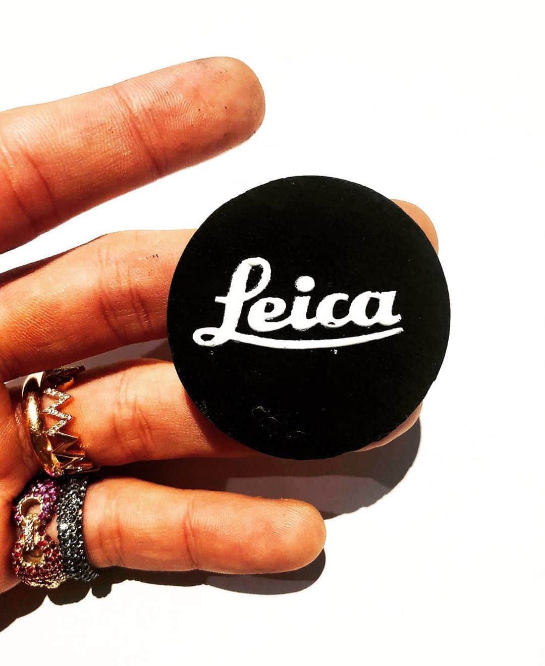 G-DRAGONのインスタグラム：「#광고 @leica_camera #O_Leica」