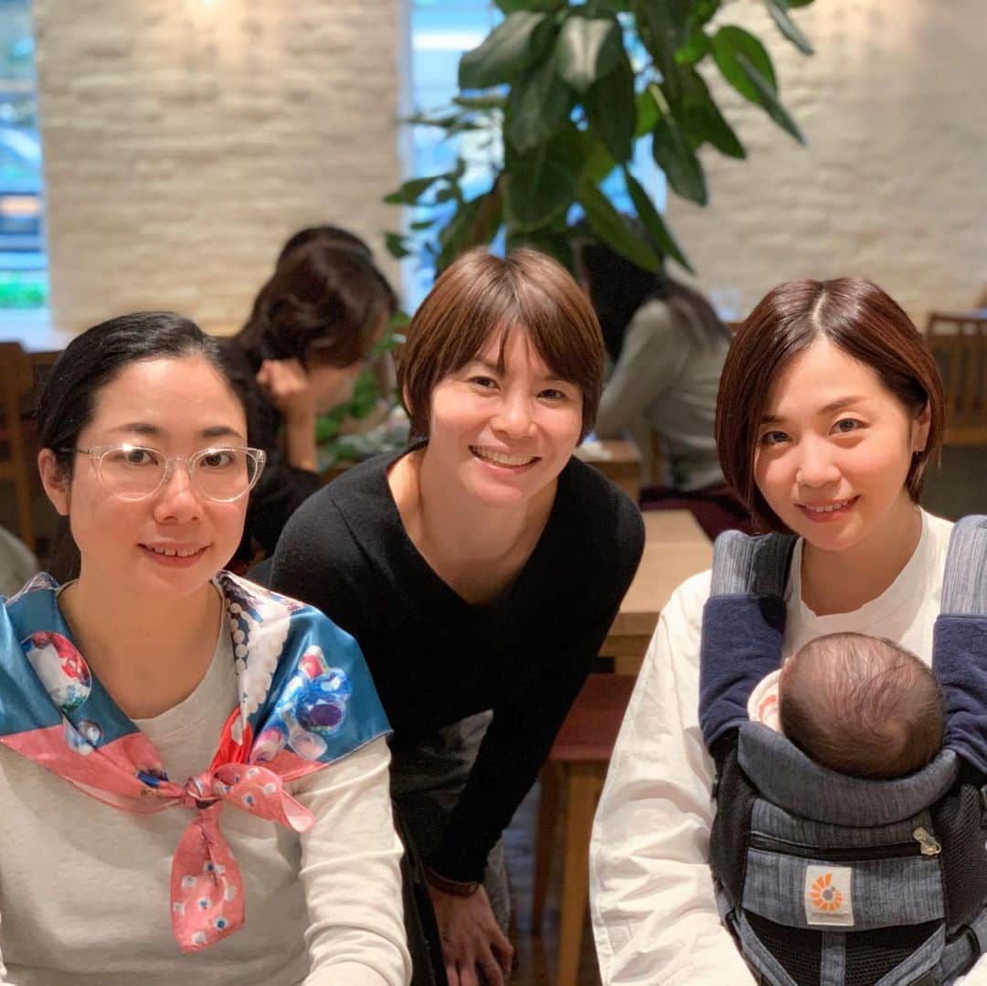 星村麻衣のインスタグラム：「RHcafeでランチ🍴 #lunch  #rhcafe  #パンケーキ #レモンクリーム」