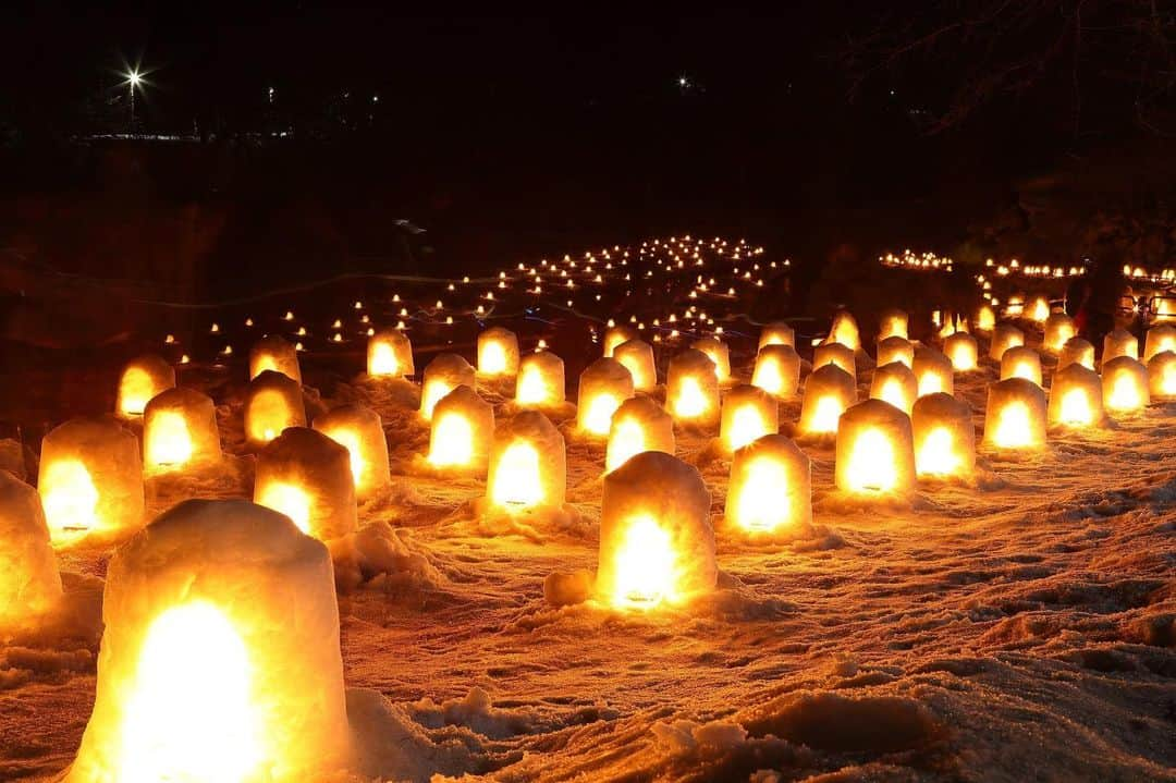 TOBU RAILWAY（東武鉄道）さんのインスタグラム写真 - (TOBU RAILWAY（東武鉄道）Instagram)「. . 🚩Yunishikawa Onsen Kamakura (snow house) Festival 🚩湯西川温泉 - かまくら祭り 🚩유니시가와 온천 가마쿠라(스노우 하우스) 축제 . . [Yunishikawa Onsen Kamakura (snow house) Festival] . "Yunishikawa Onsen" is one of the popular hot spring spa resorts in the Kanto region. In winter, they hold the Kamakura (snow house) Festival. Lights from the Kamakuras look very fantastic in the silent snow.  Please visit Yunishikawa Onsen during winter. Festival Period: January 31 (fri) - March 1 (sun), 2020 Venue: Heike-no-Sato Time: 9:00 am - 9:00 pm *An admission fee will be charged To see how to enjoy Yunishikawa Onsen during winter, please see the following URL; https://www.tobujapantrip.com/en/articles/7.html#utm_source=tobu_fb&utm_medium=1113 . . 【유니시가와 온천 가마쿠라(스노우 하우스) 축제】 . 간토 지방에서 인기 있는 온천지 중 하나인 ‘유니시가와 온천’ 겨울에는 가마쿠라 축제가 개최됩니다.  고요한 눈 속의 가마쿠라 등불이 매우 환상적입니다.  겨울의 유니시가와 온천에 꼭 와주시기 바랍니다.  개최 기간:2020년 1월 31일(금)~3월 1일(일) 회장:헤이케노사토 시간:9:00~21:00 ※유료 입장 겨울의 유니시가와 온천을 즐기는 방법을 아래 URL에서 보실 수 있습니다.  https://www.tobujapantrip.com/kr/articles/7.html#utm_source=tobu_fb&utm_medium=1113 . . #tobujapantrip #japan #nikko #yunishigawaonsen #yunishigawa #kamakurafestival #japanlandscape  #photo_shorttrip #photo_travelers #snowjapan #jp_gallery #instatravel #worldcaptures #nationalgeographic#visitjapan #travelingram #bestjapanpics #lovejapan #japan_of_insta #art_of_japan_  #beautifuljapan #cooljapan #유니시가와온천 #닛코 #온천 #일본체험 #일본여행 #포토제닉 #가마쿠라축제」11月13日 17時01分 - tobu_japan_trip