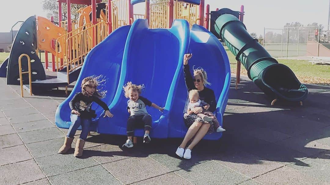 ブリット・ニコルのインスタグラム：「💙sweet sweet babies!」