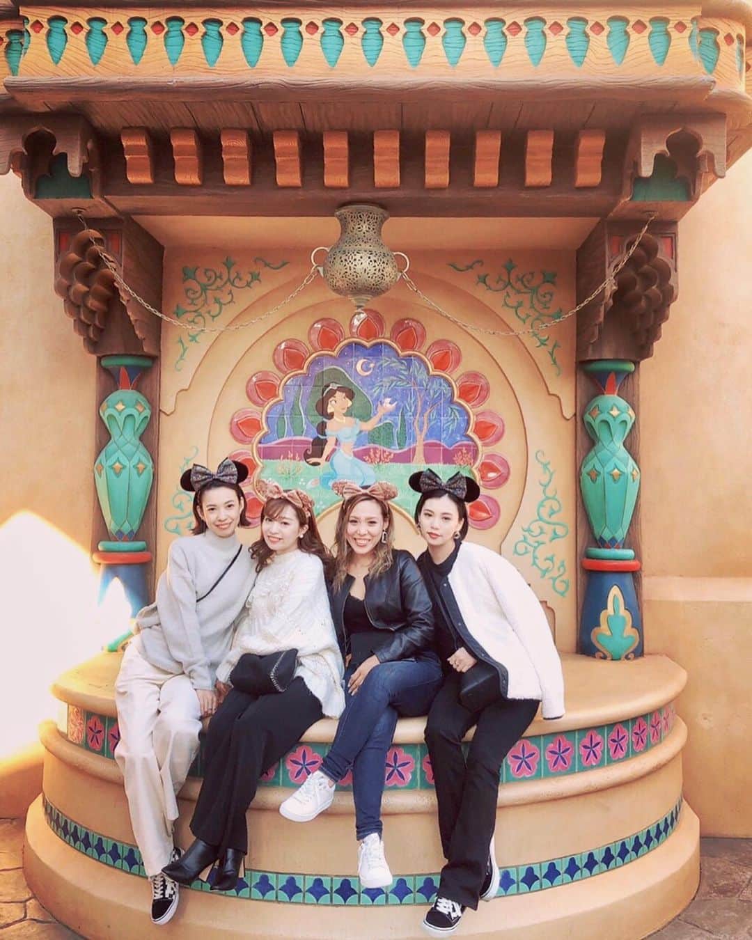 misaki saitoのインスタグラム：「久しぶりすぎた🐭🏰 . #japan #tokyo #disneysea #girls #happy #day #time #instagood #friends #1107 #次は🚗💨」