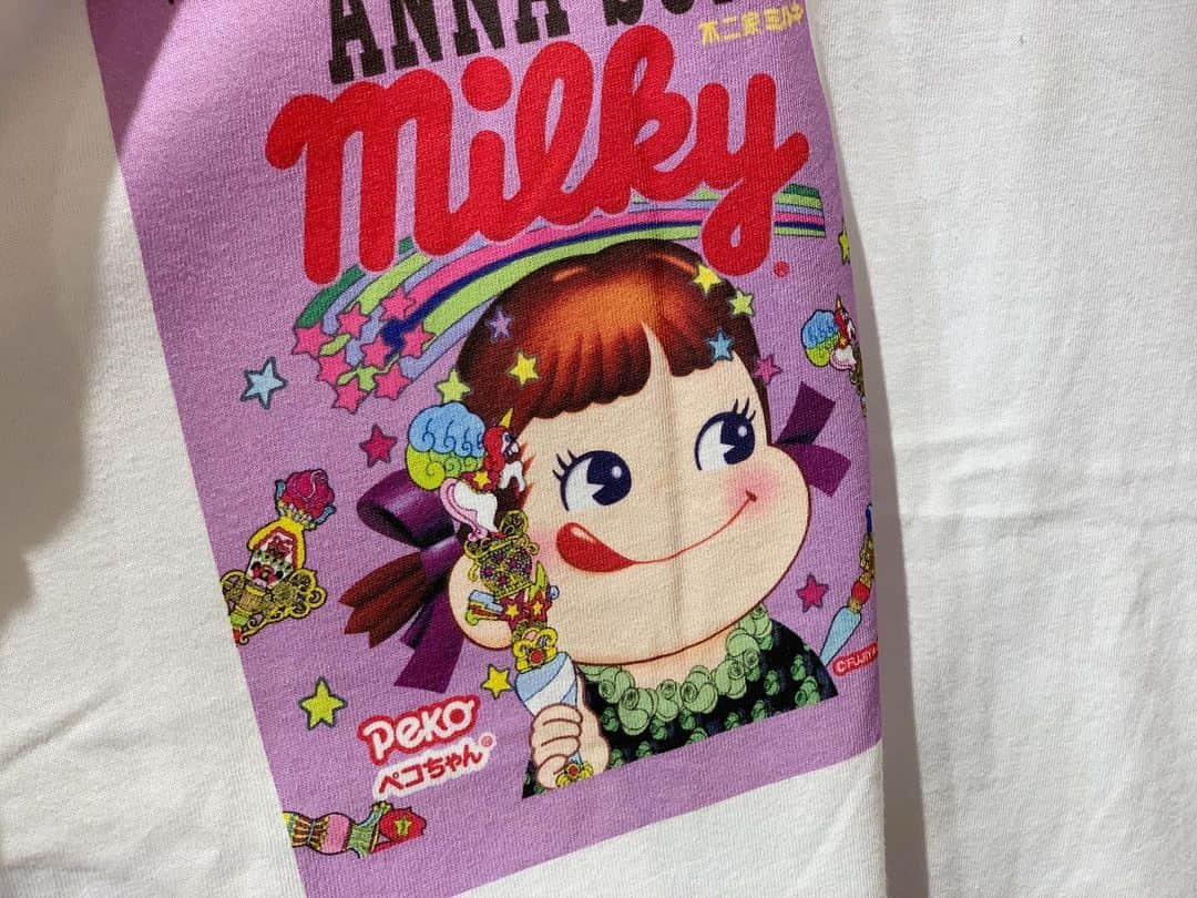 ISETAN PARK netさんのインスタグラム写真 - (ISETAN PARK netInstagram)「オリジナルTシャツとポーチが作れちゃう🦋﻿ アナ・スイが今の東京に向けてメッセージを発信するプロジェクト第二弾✨﻿ イラストレーター・ヤナギダマサミさんがANNA SUIの世界観をインスピレーションにオリジナルイラストを描きおろしました。スタイリスト・遠藤リカさん監修のもと、コラボレーションアイテムが登場✨﻿ ﻿ 老舗菓子メーカー不二家のロングセラー商品「ミルキー」とコラボレーション🍬﻿ イラストレーターヤナギダ氏が描く魔法ステッキを片手にアナスイのローズ柄のワンピースに身を包むペコちゃんは、アナスイファンのみならず必見です💘﻿ ﻿ 🦋アナ スイ × ヤナギダマサミ × ﻿ デジタルカスタマイズ🦋﻿ ヤナギダマサミ氏がアナ スイのために書き下した約50種類のイラストの中から、お好きなイラストをカスタマイズできます。﻿ Tシャツ　4,290円／ポーチ　1,320円﻿ プリント所要時間　約10分﻿ ﻿ ANNA SUI SWINGING TOKYO Vol.2﻿ 2019.11.13 wed - 11.19 tue﻿ 伊勢丹新宿店本館2階＝センターパーク/ザ・ステージ#2﻿ ﻿ @annasui_japan﻿ #annasui #art #illust #yanagidamasami #peko #pekochan﻿ #アナスイ #ヤナギダマサミ #イラストレーター #遠藤リカ #アート #イラスト #ペコ #ペコちゃん #不二家 #ミルキー #ファッション #アイシングクッキー #スウィンギングトウキョウ #新宿伊勢丹 #伊勢丹新宿店 #新宿 #伊勢丹新宿」11月13日 17時56分 - isetan_shinjuku