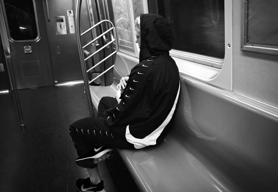 ソフィー・シュミットのインスタグラム：「Back home. 🥰 Sometimes those tough rainy days are just what you need. Take the time to do you. 🌦️ Love being alone at times to recharge. #introvert #R&R #BeYou #DoYou #Nike #TakeTimeForYou . . . . 📸 @palombophotography」