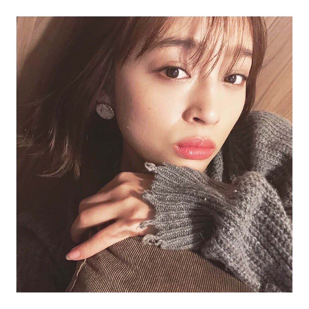 神部美咲さんのインスタグラム写真 - (神部美咲Instagram)「寒いからニットを 引っ張り出してきた🌬☃️」11月13日 18時13分 - jimbu_misaki