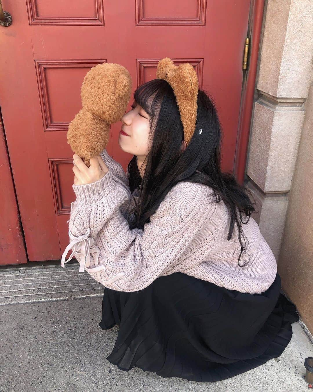 阪上彩香さんのインスタグラム写真 - (阪上彩香Instagram)「ユニバ〜🐻💕 ･ ･ ･ #ティムコーデ #ティム #ユニバカチューシャ #ユニバーサルスタジオジャパン #universalstudiosjapan #ゆにば #ユニバ #USJ #ユニバコーデ #ingni #イング #gu #guコーデ #155cmコーデ #低身長コーデ #ヘアアレンジ #巻き髪 #映え #instgood #instlike #instagram #instfashion #followme」11月13日 18時21分 - ayaka_skgm